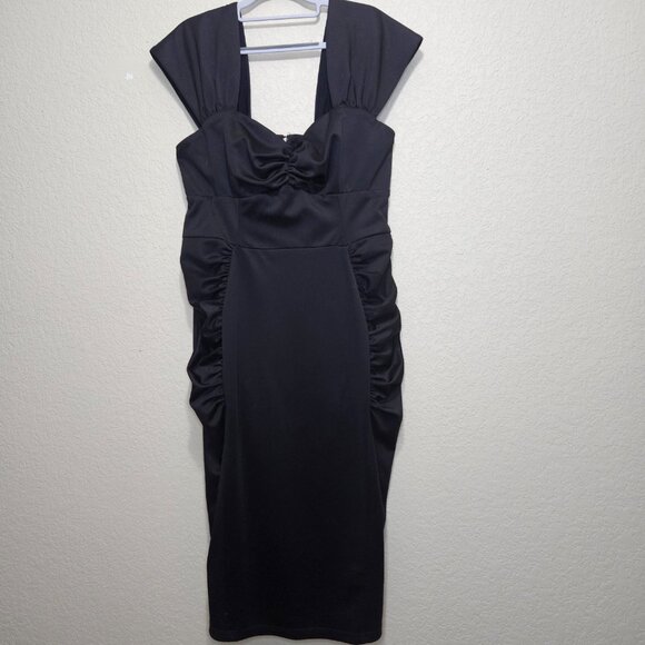 Deadly Dames with Micheline Pitt - Picture 2 of 5